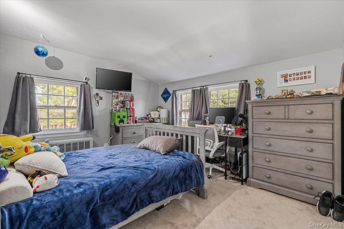 109 Periwinkle Road, Levittown, NY 11756