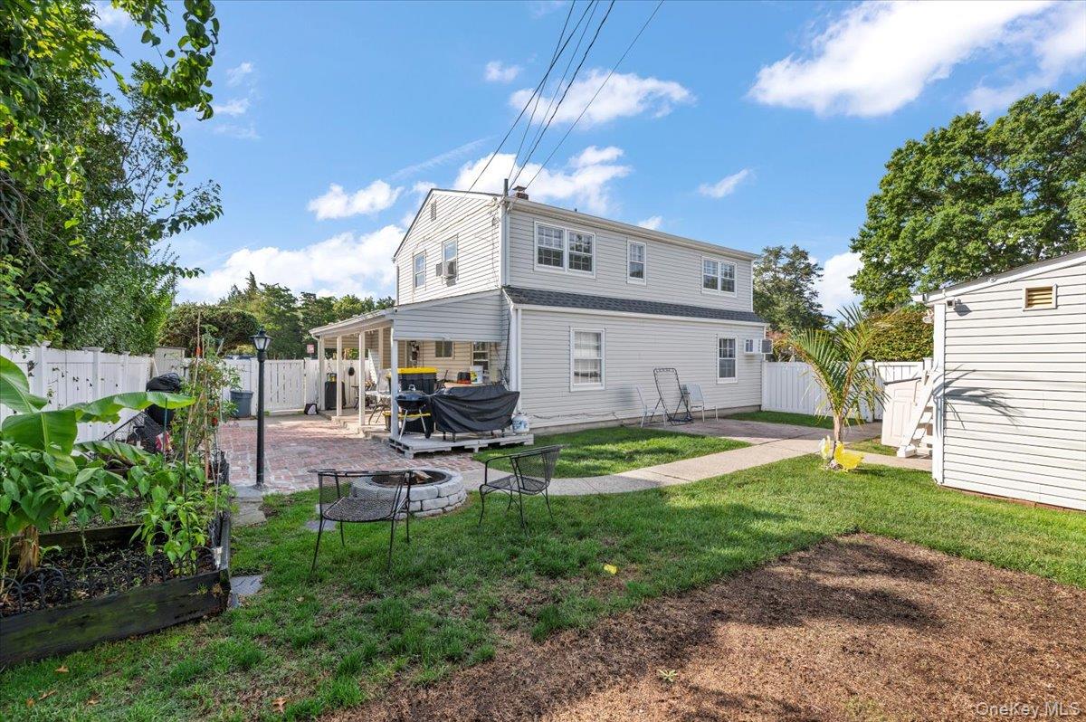 109 Periwinkle Road, Levittown, NY 11756