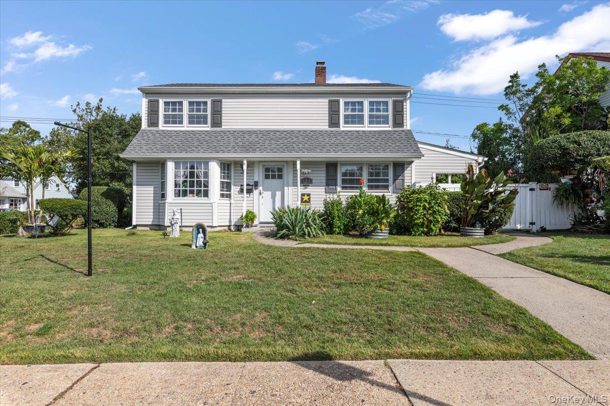 109 Periwinkle Road, Levittown, NY 11756