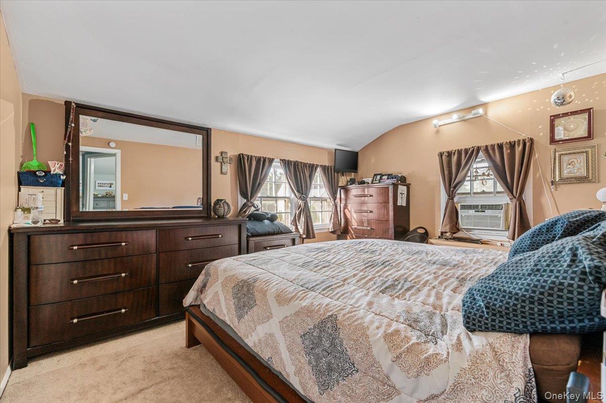 109 Periwinkle Road, Levittown, NY 11756