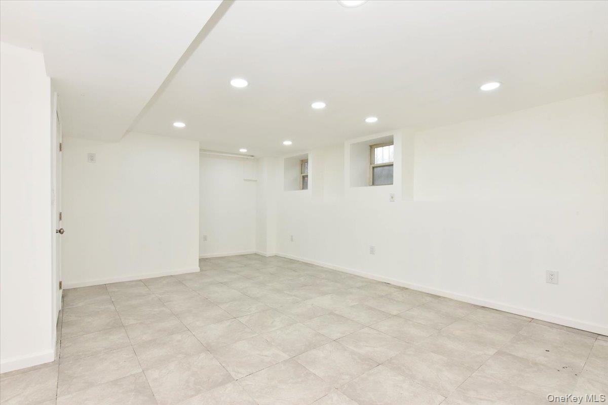 121 Riverdale Avenue, Brooklyn, NY 11212