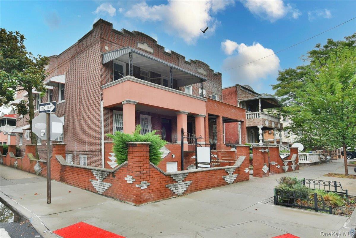 121 Riverdale Avenue, Brooklyn, NY 11212