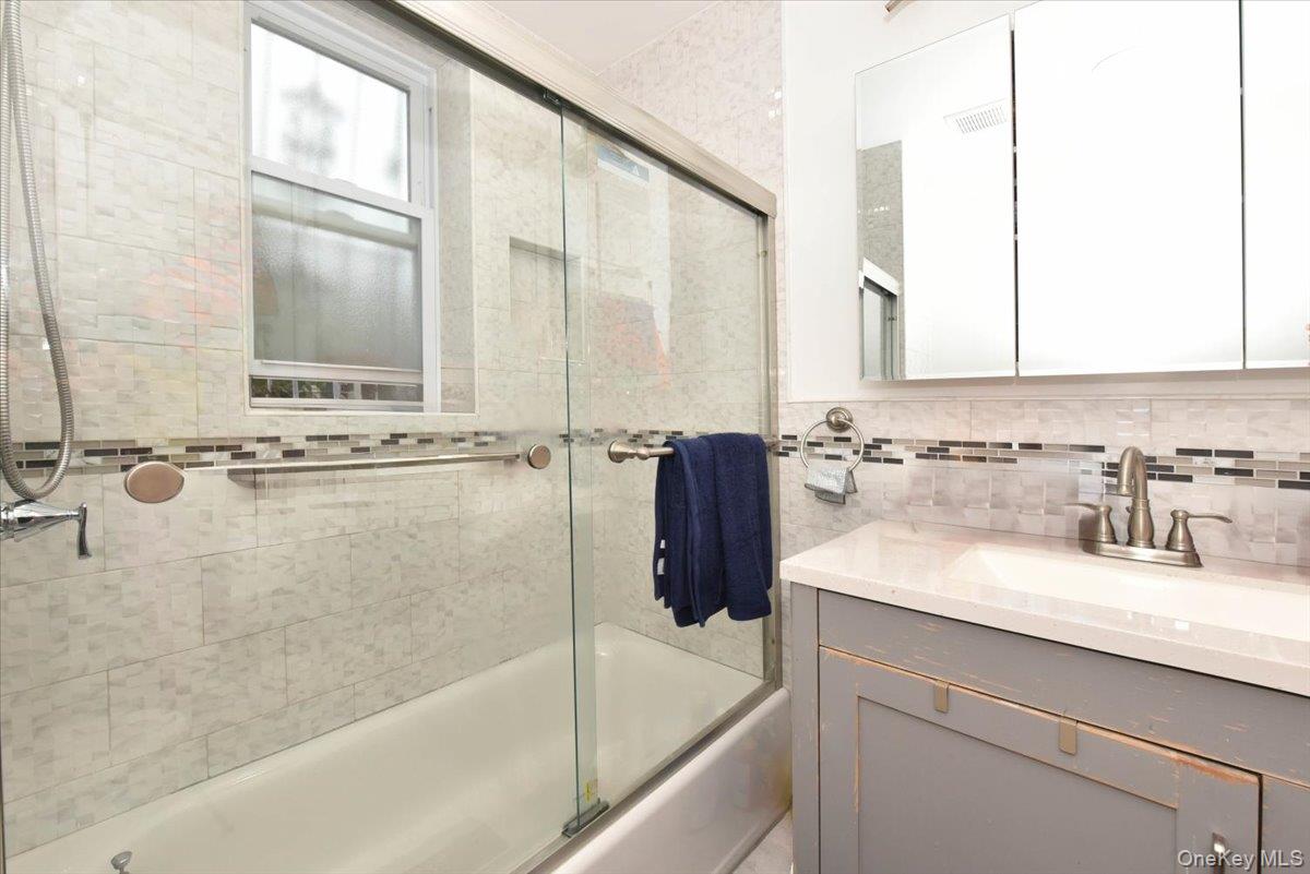 121 Riverdale Avenue, Brooklyn, NY 11212