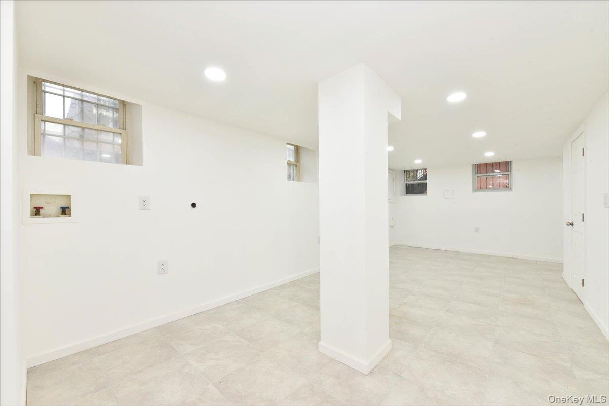 121 Riverdale Avenue, Brooklyn, NY 11212