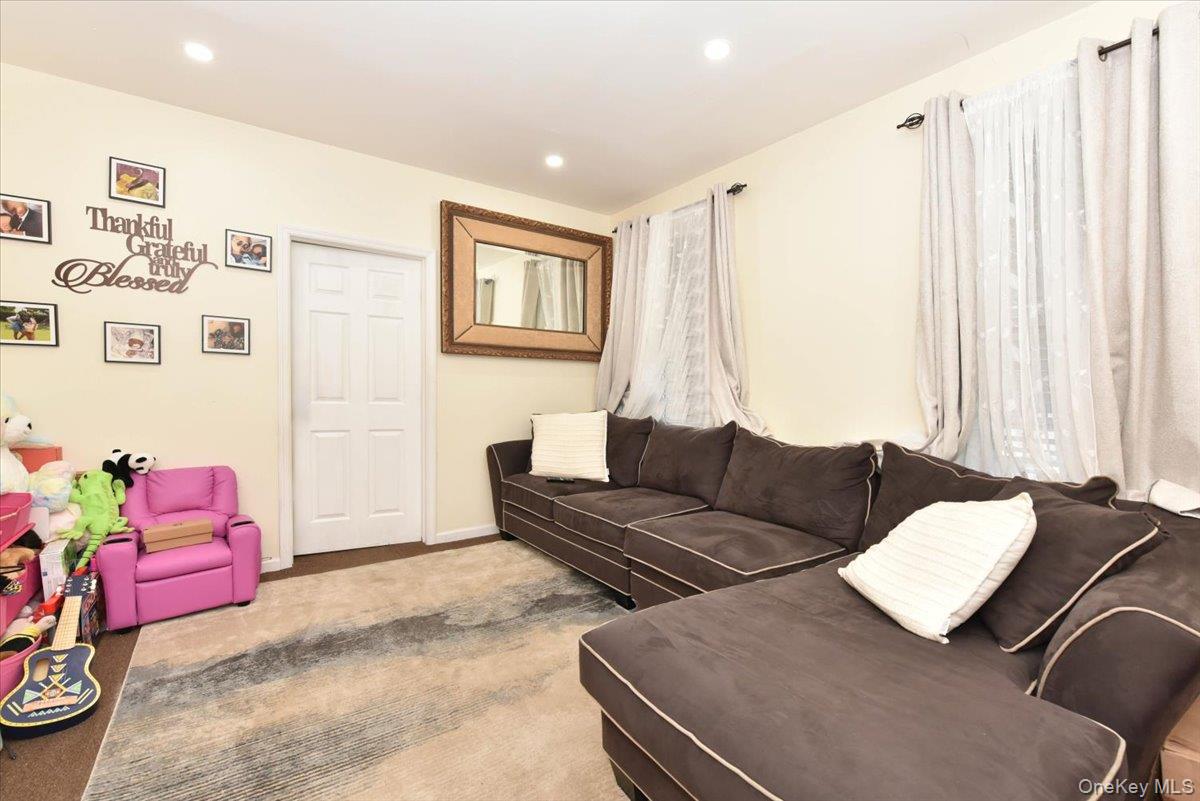 121 Riverdale Avenue, Brooklyn, NY 11212