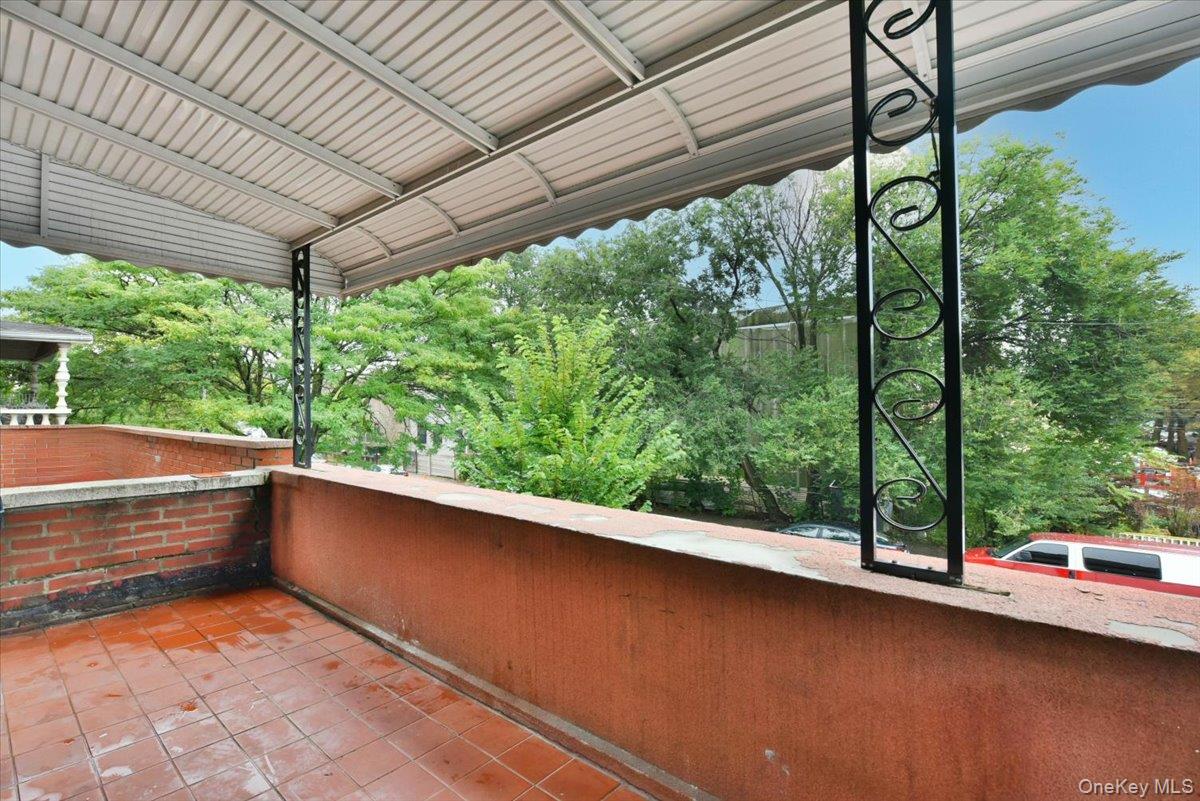 121 Riverdale Avenue, Brooklyn, NY 11212