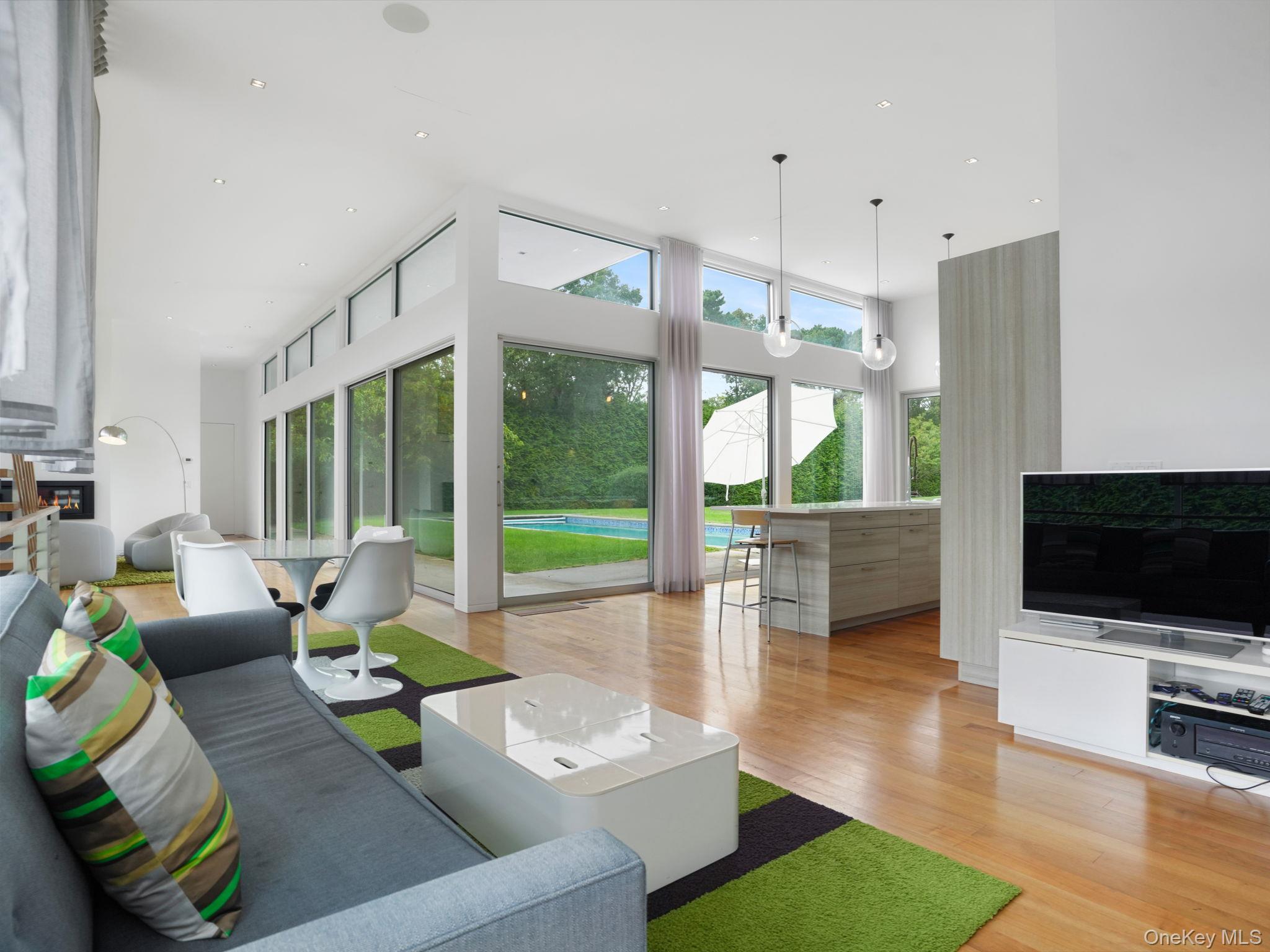 Southampton, NY 11968