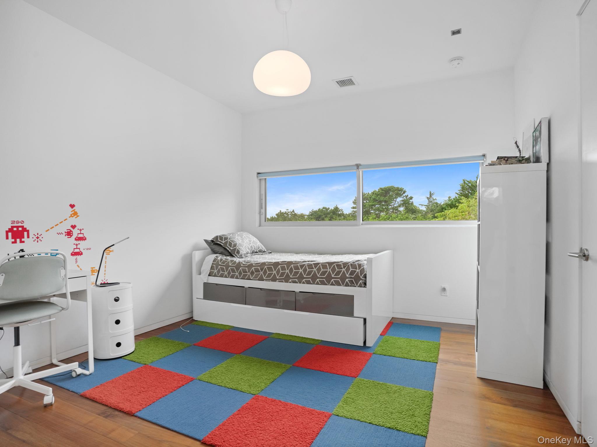 Southampton, NY 11968