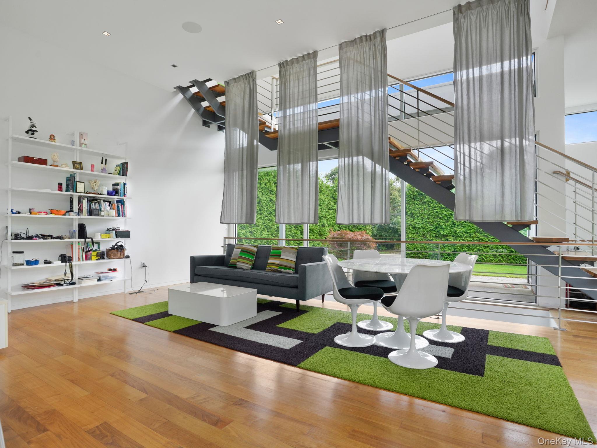 Southampton, NY 11968