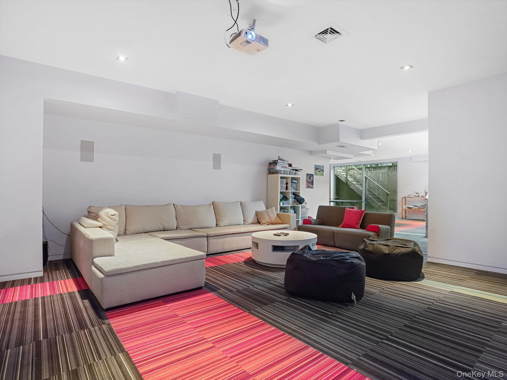 Southampton, NY 11968