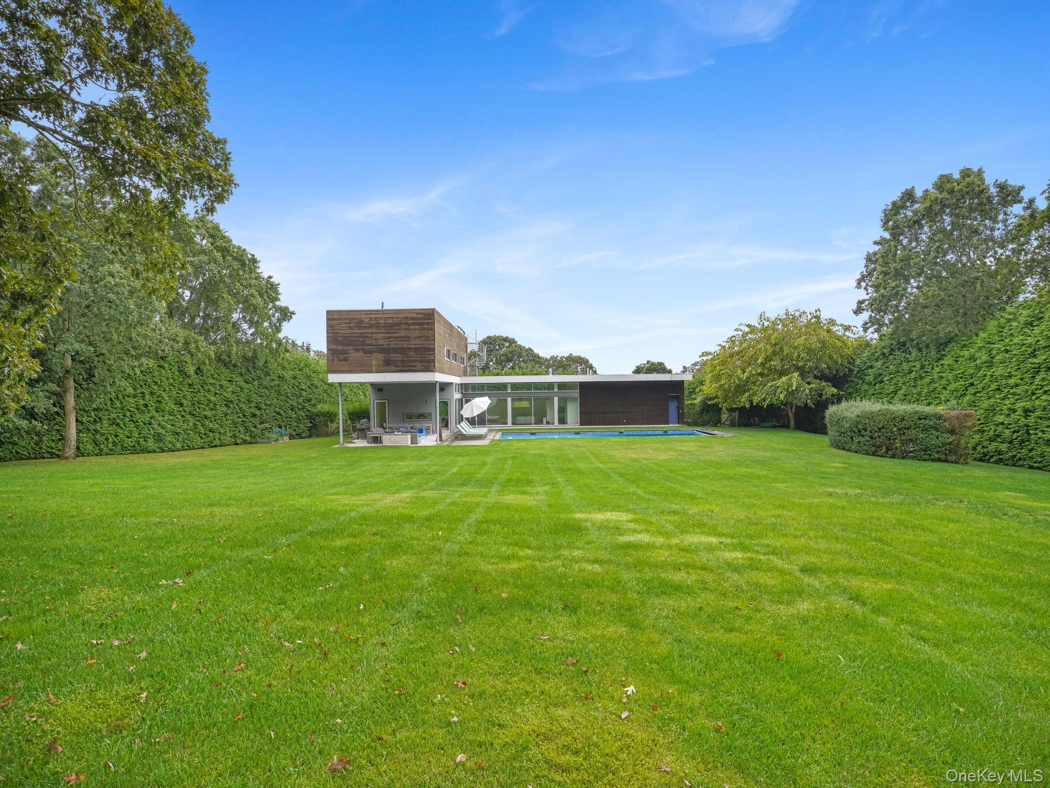 Southampton, NY 11968