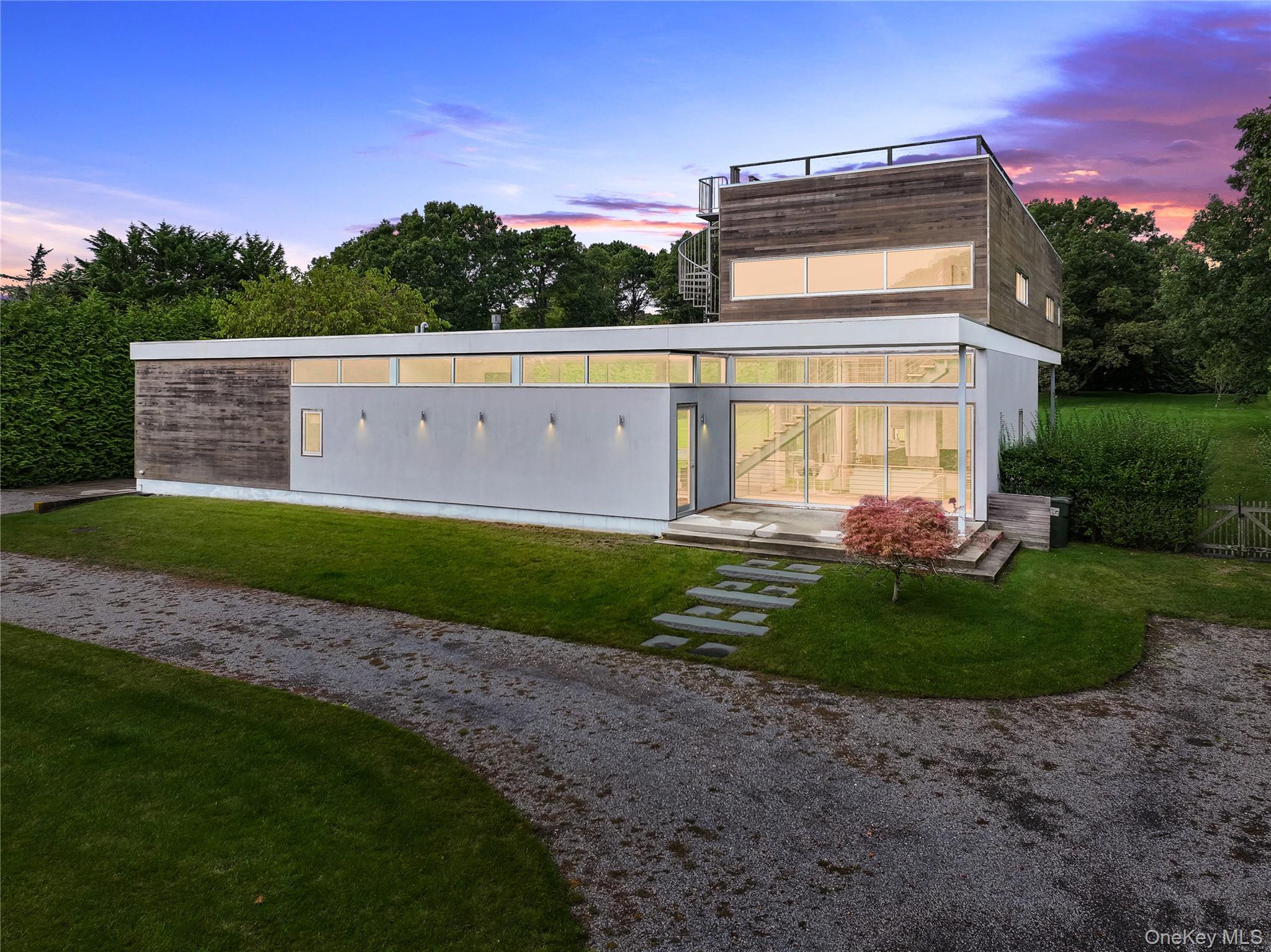 Southampton, NY 11968