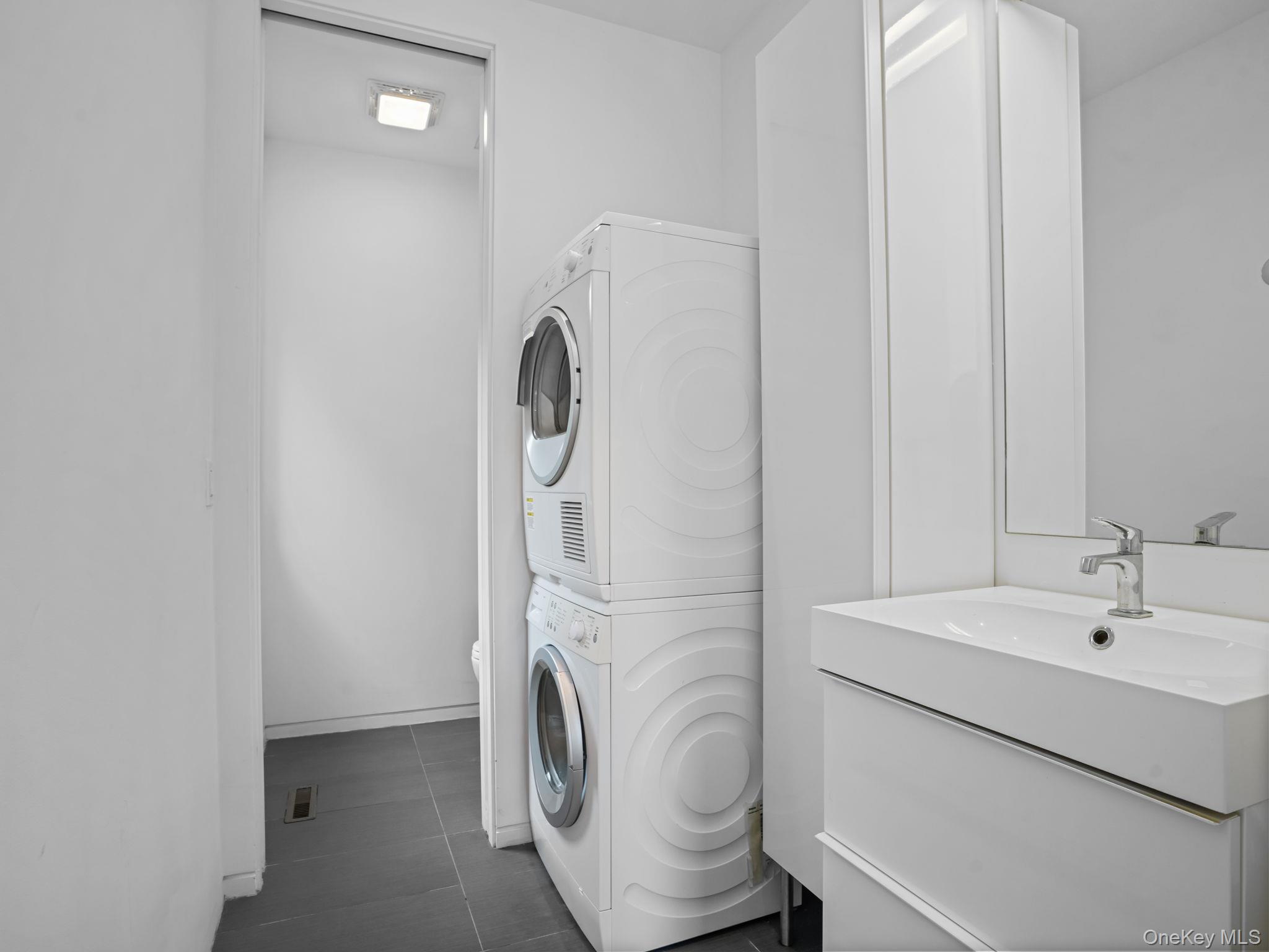 Southampton, NY 11968