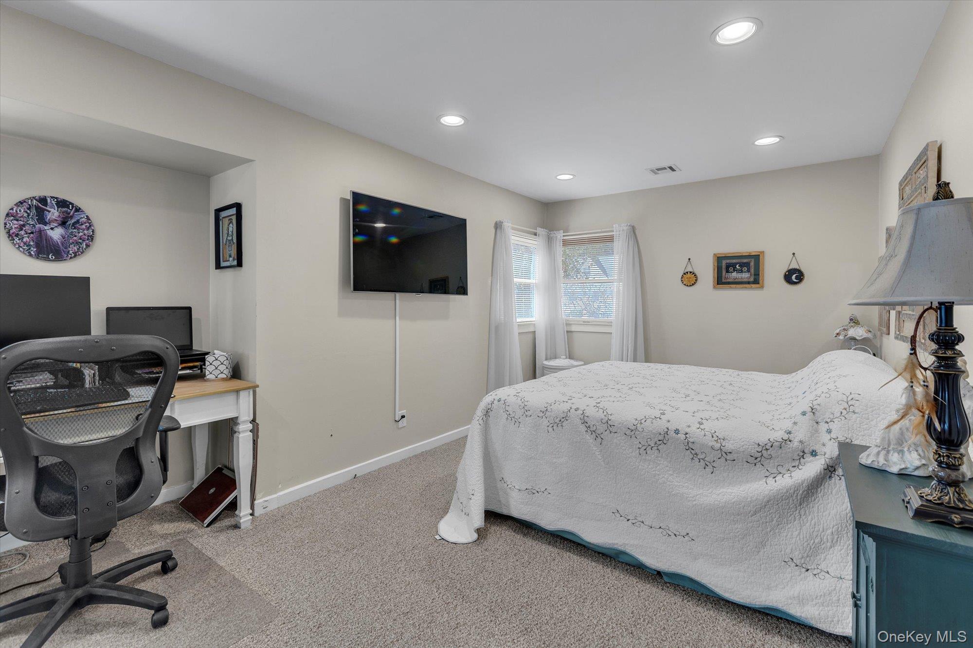 41 Landing Lane, Port Jefferson, NY 11777