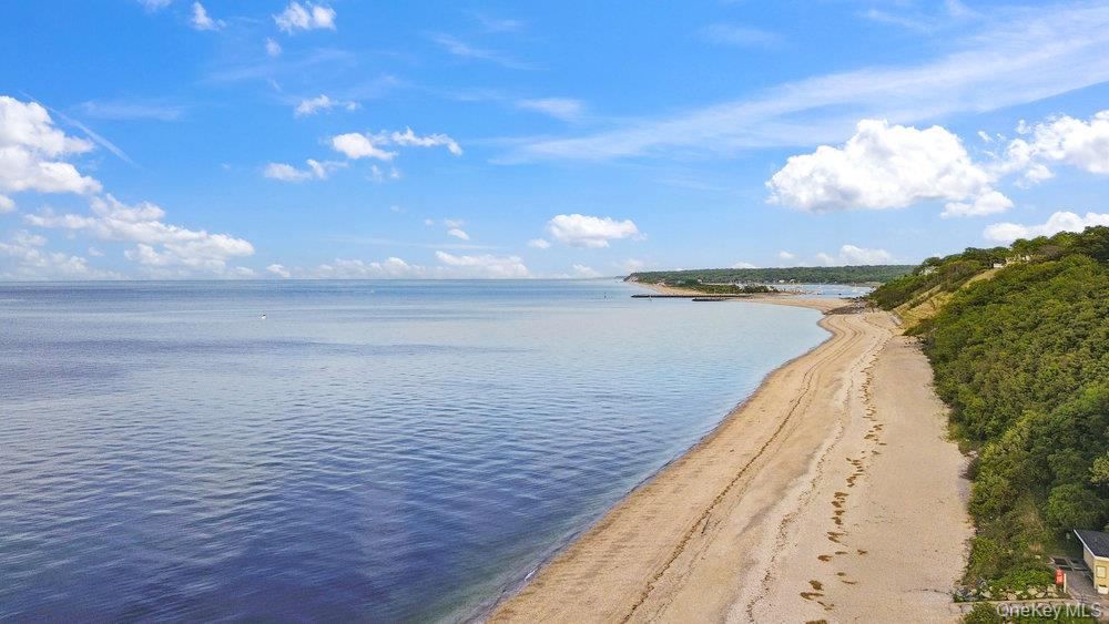 41 Landing Lane, Port Jefferson, NY 11777