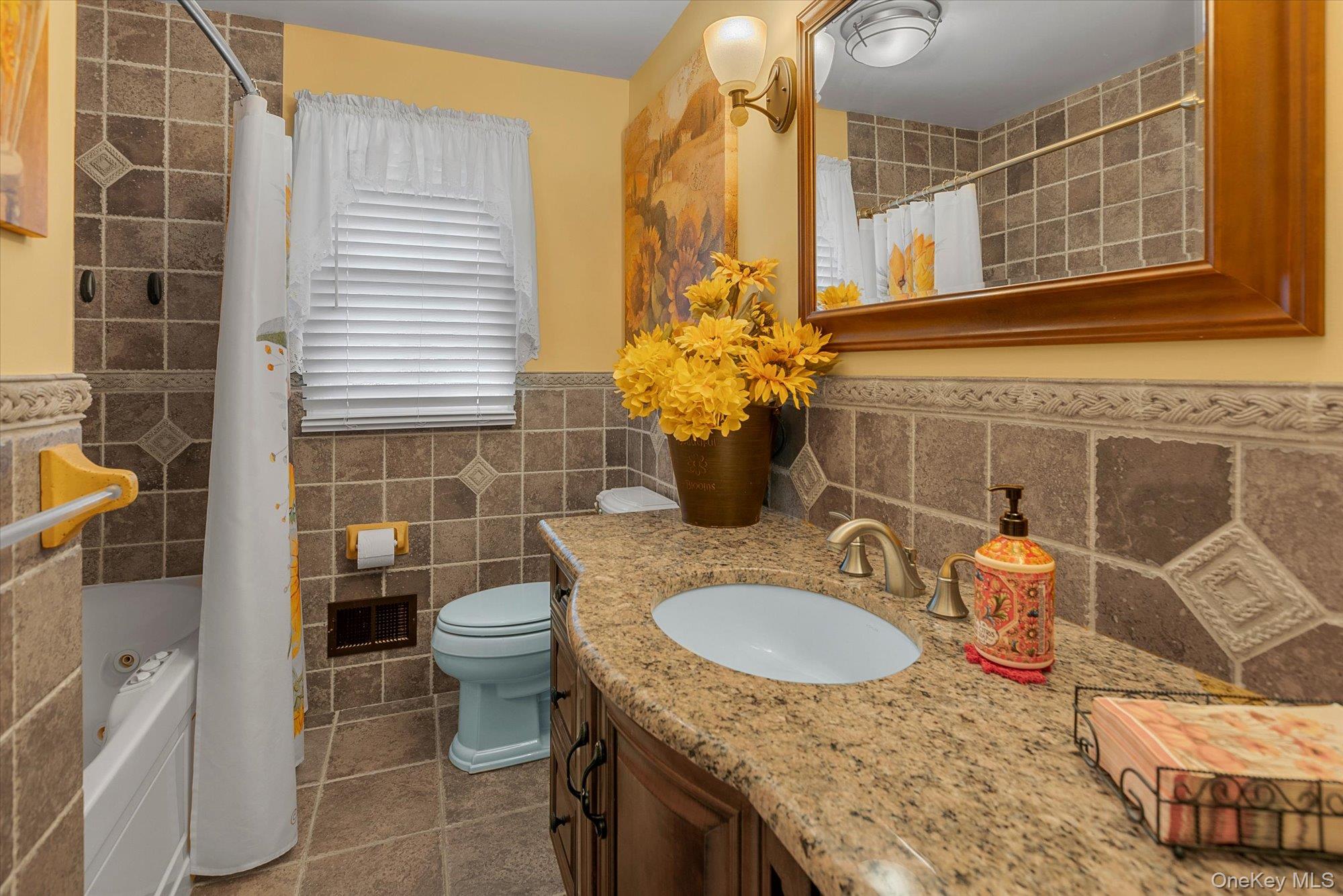 41 Landing Lane, Port Jefferson, NY 11777