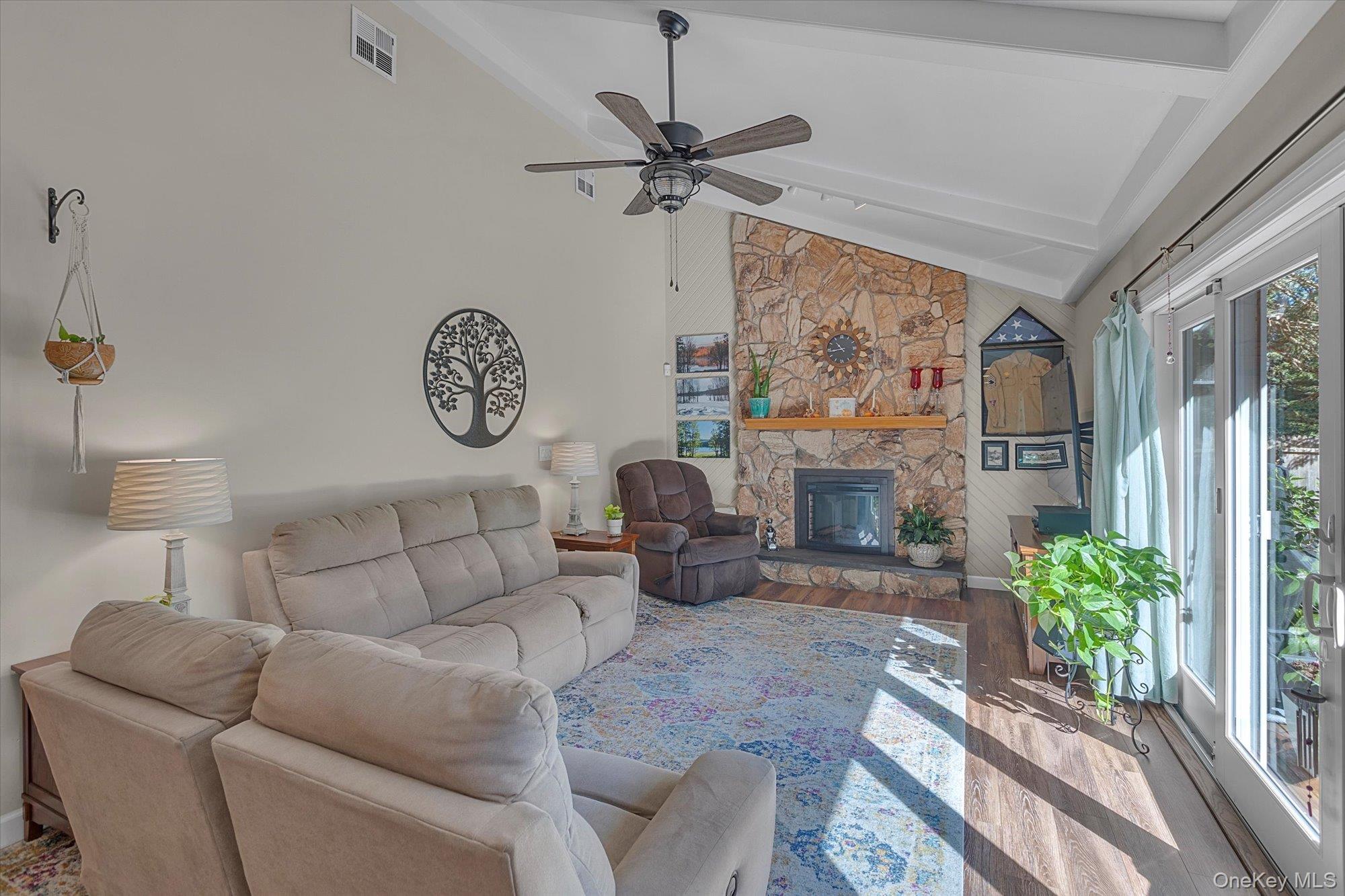 41 Landing Lane, Port Jefferson, NY 11777