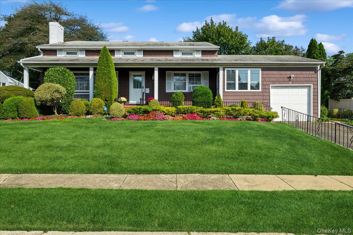 91 Harbor Lane, Massapequa Park, NY 11762