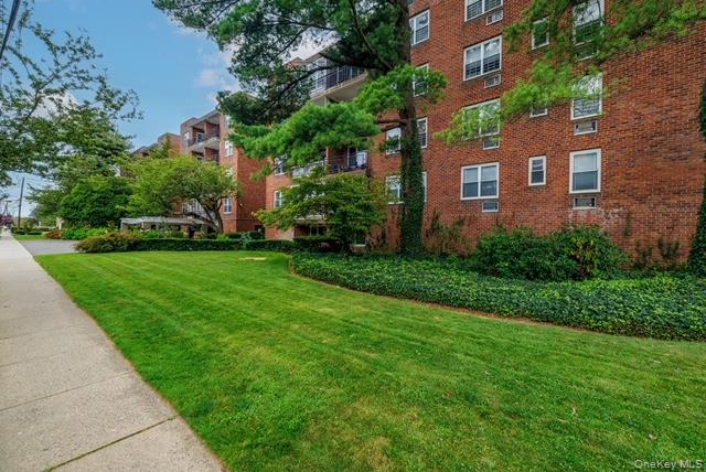 99 Randall # 1Q, Freeport, NY 11520