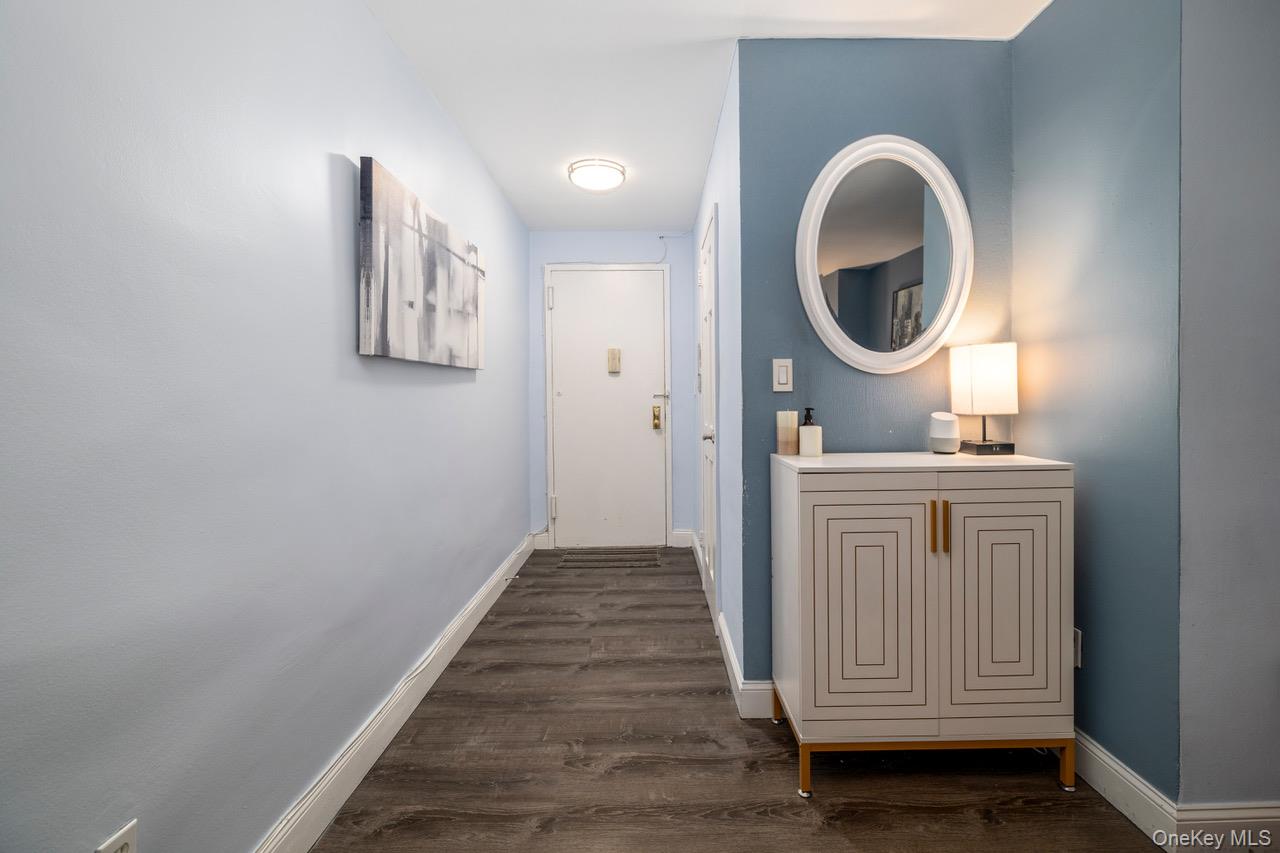 99 Randall # 1Q, Freeport, NY 11520