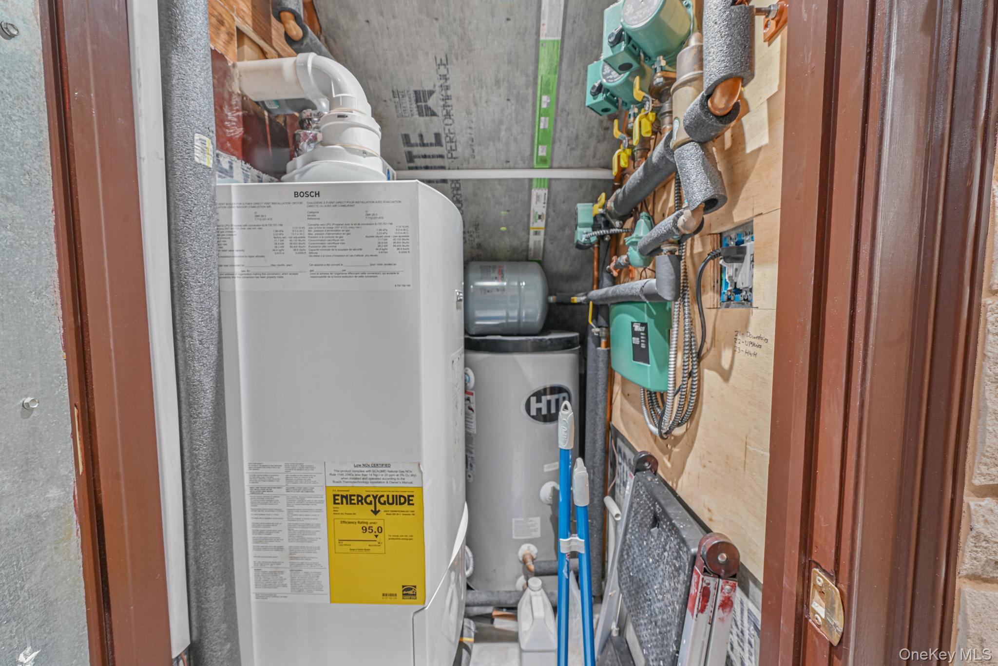 38 Quarry Lane, Levittown, NY 11756