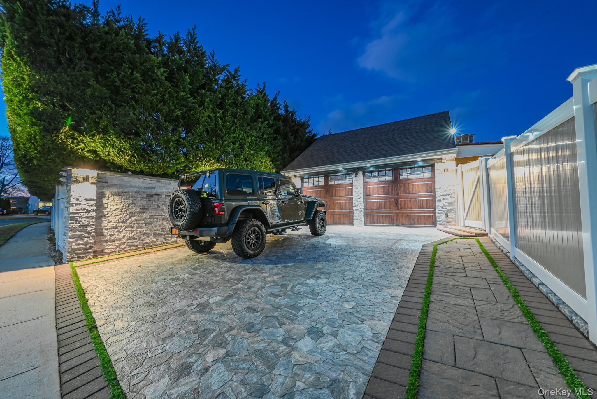 38 Quarry Lane, Levittown, NY 11756