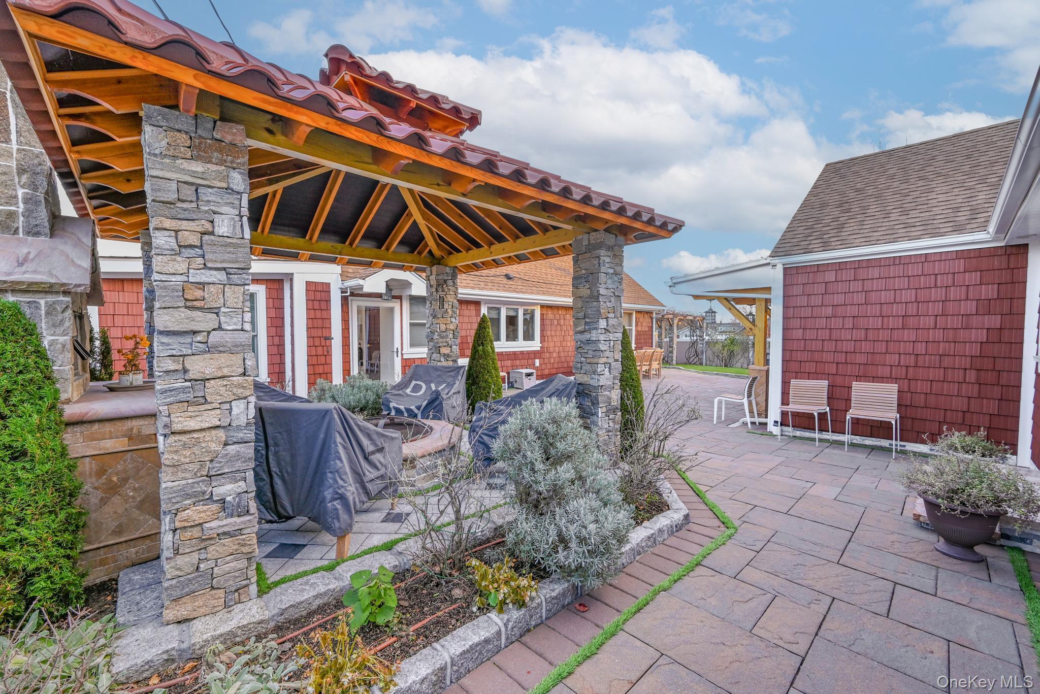 38 Quarry Lane, Levittown, NY 11756