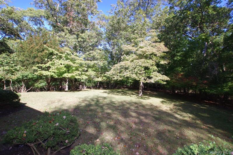 16 Mount Sinai Coram Road, Coram, NY 11727