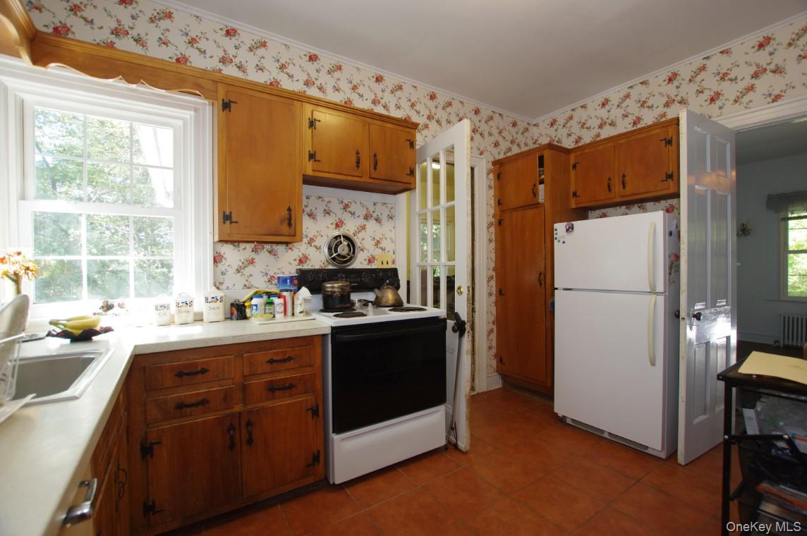 16 Mount Sinai Coram Road, Coram, NY 11727