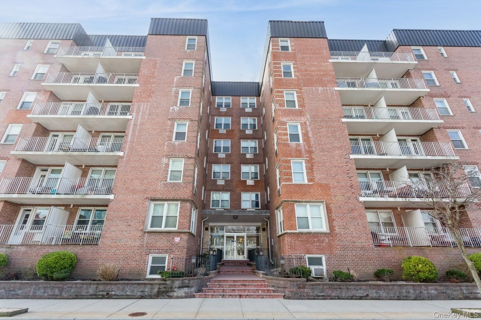 210 E Broadway # 6B, Long Beach, NY 11561