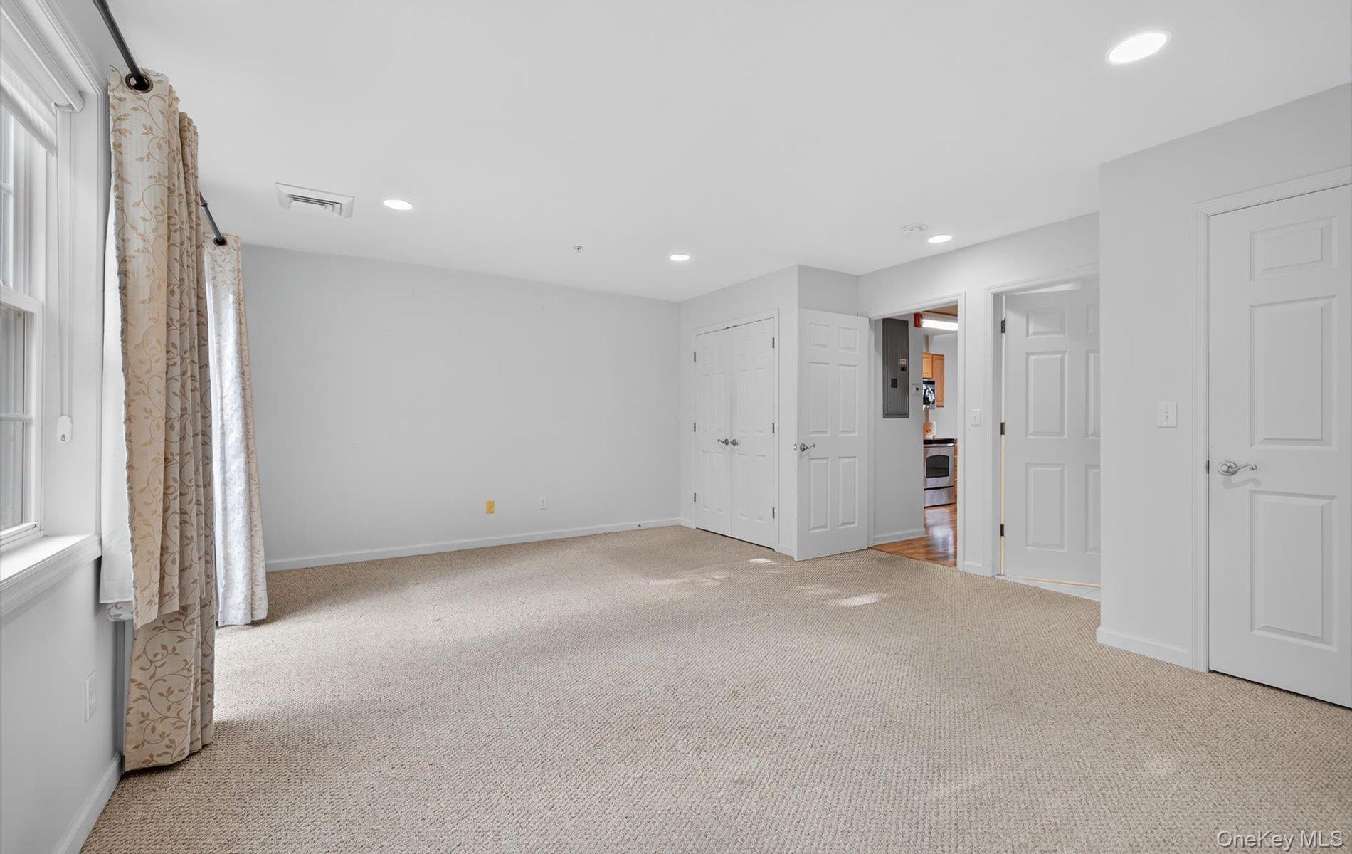 113 Willow Lane, Valley Stream, NY 11580