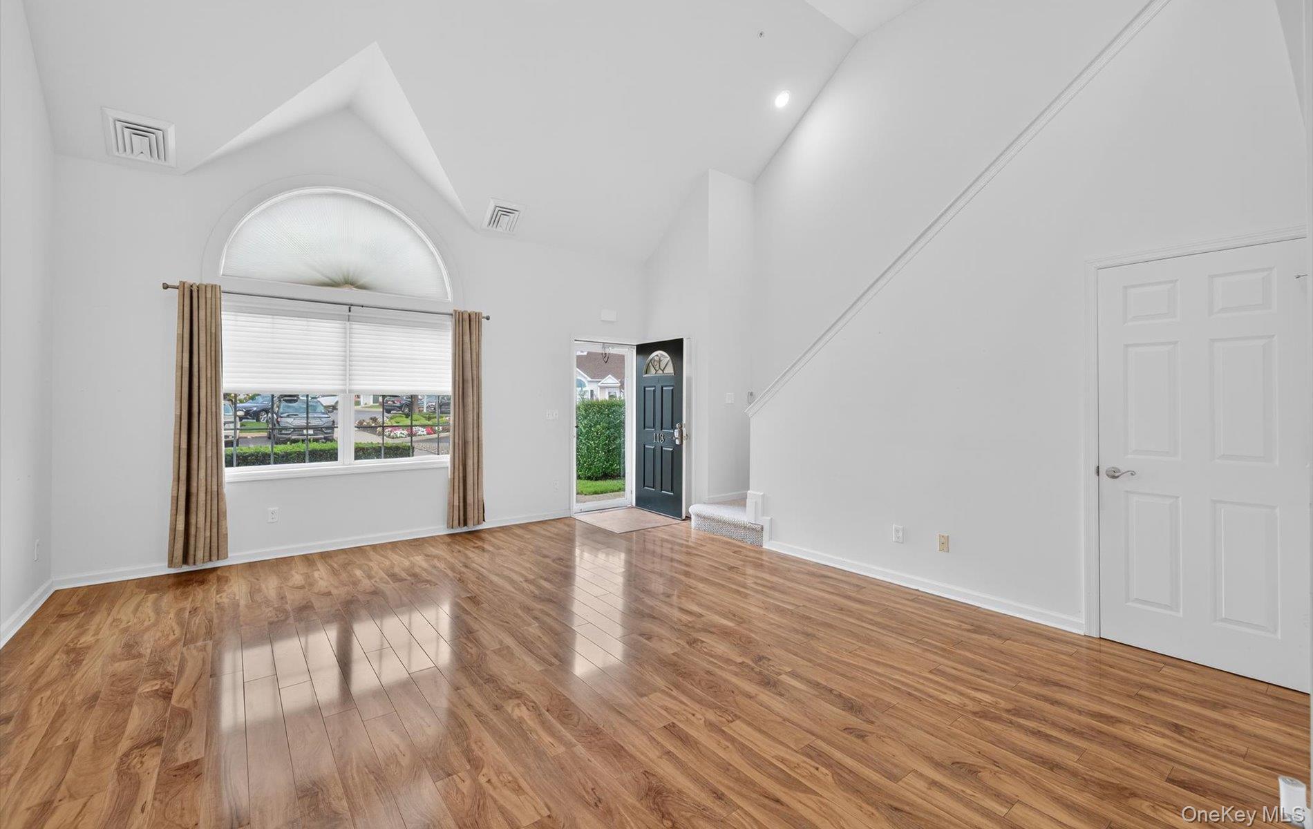 113 Willow Lane, Valley Stream, NY 11580