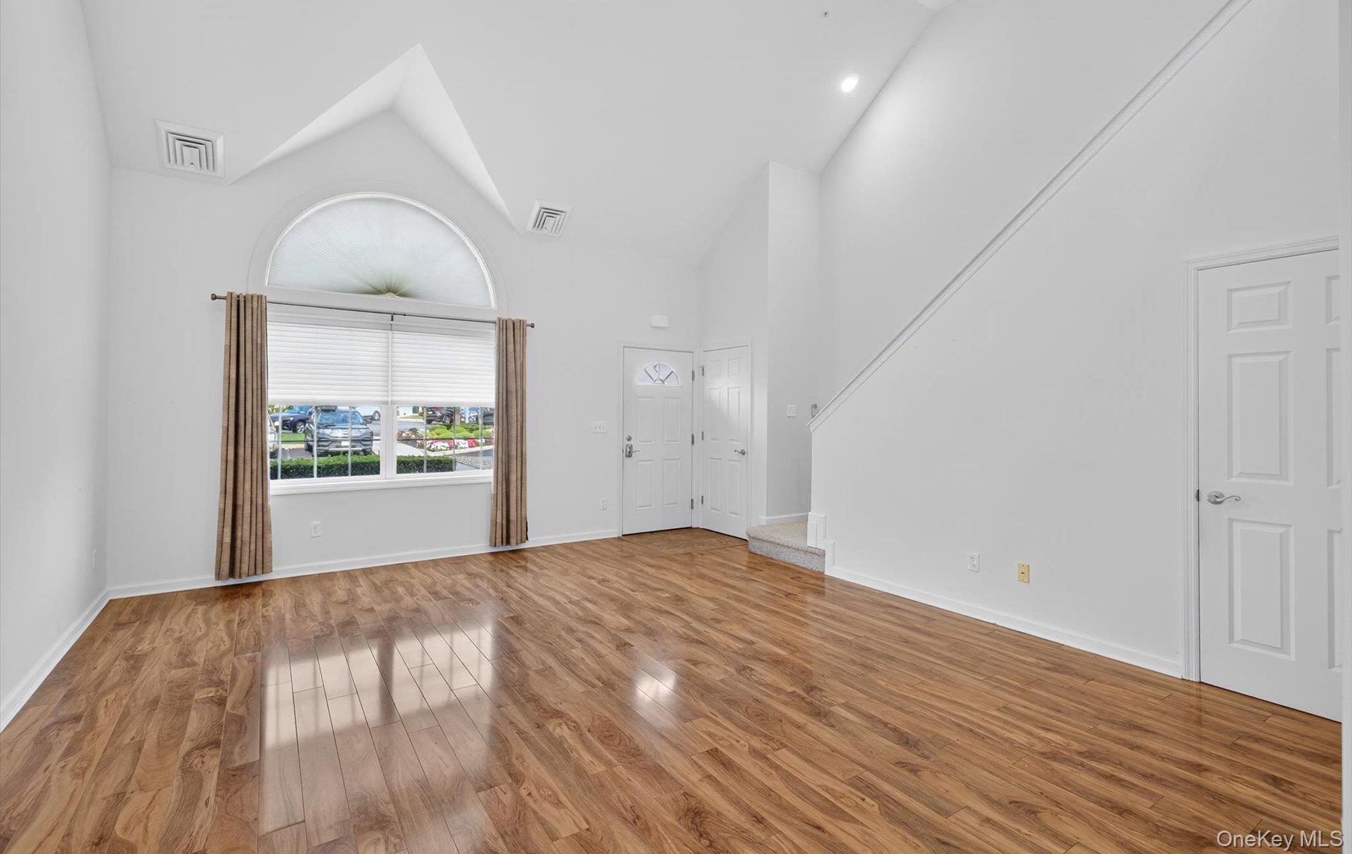 113 Willow Lane, Valley Stream, NY 11580