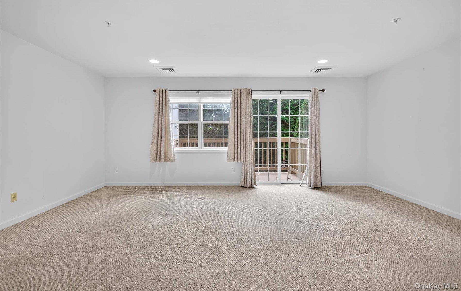 113 Willow Lane, Valley Stream, NY 11580