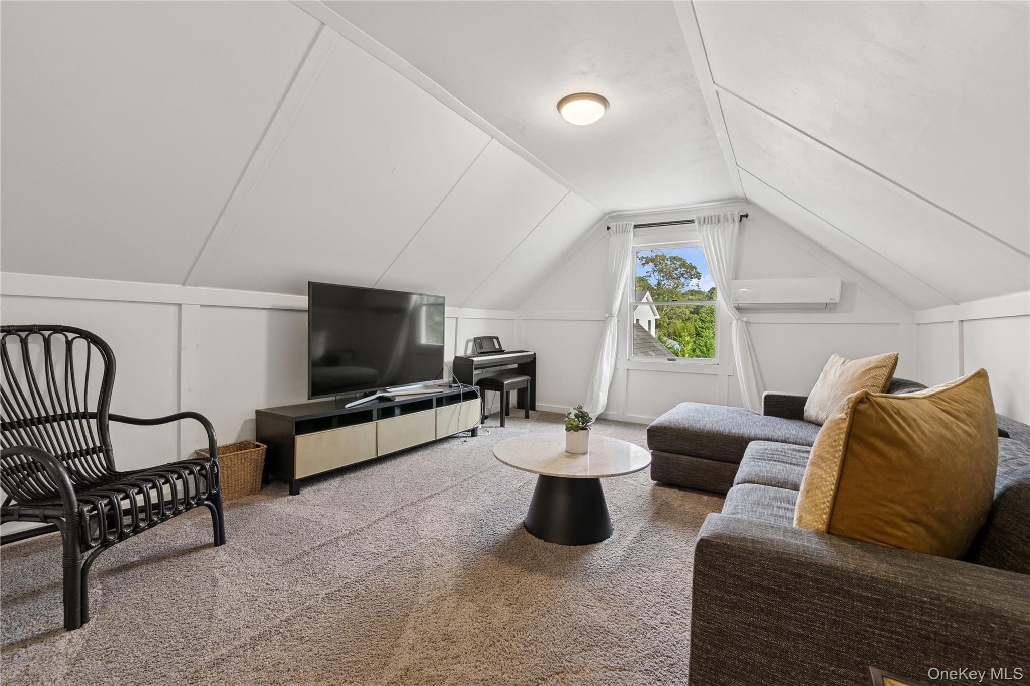 1181 FIREPLACE RD, East Hampton, NY 11937