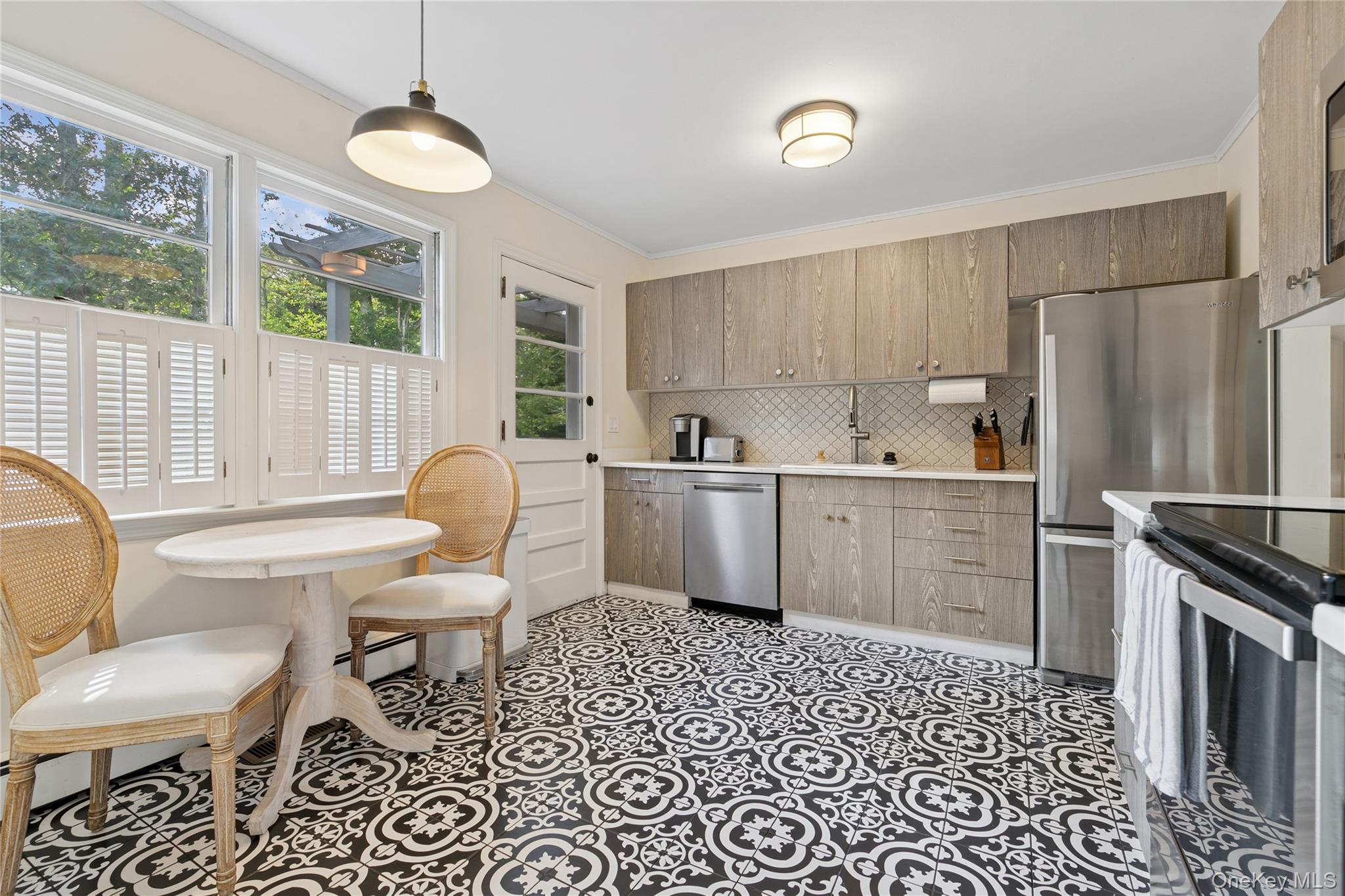 1181 FIREPLACE RD, East Hampton, NY 11937