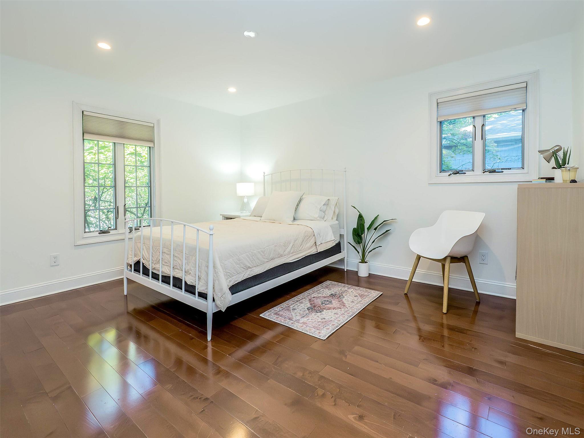 14 Combes Drive, Manhasset, NY 11030