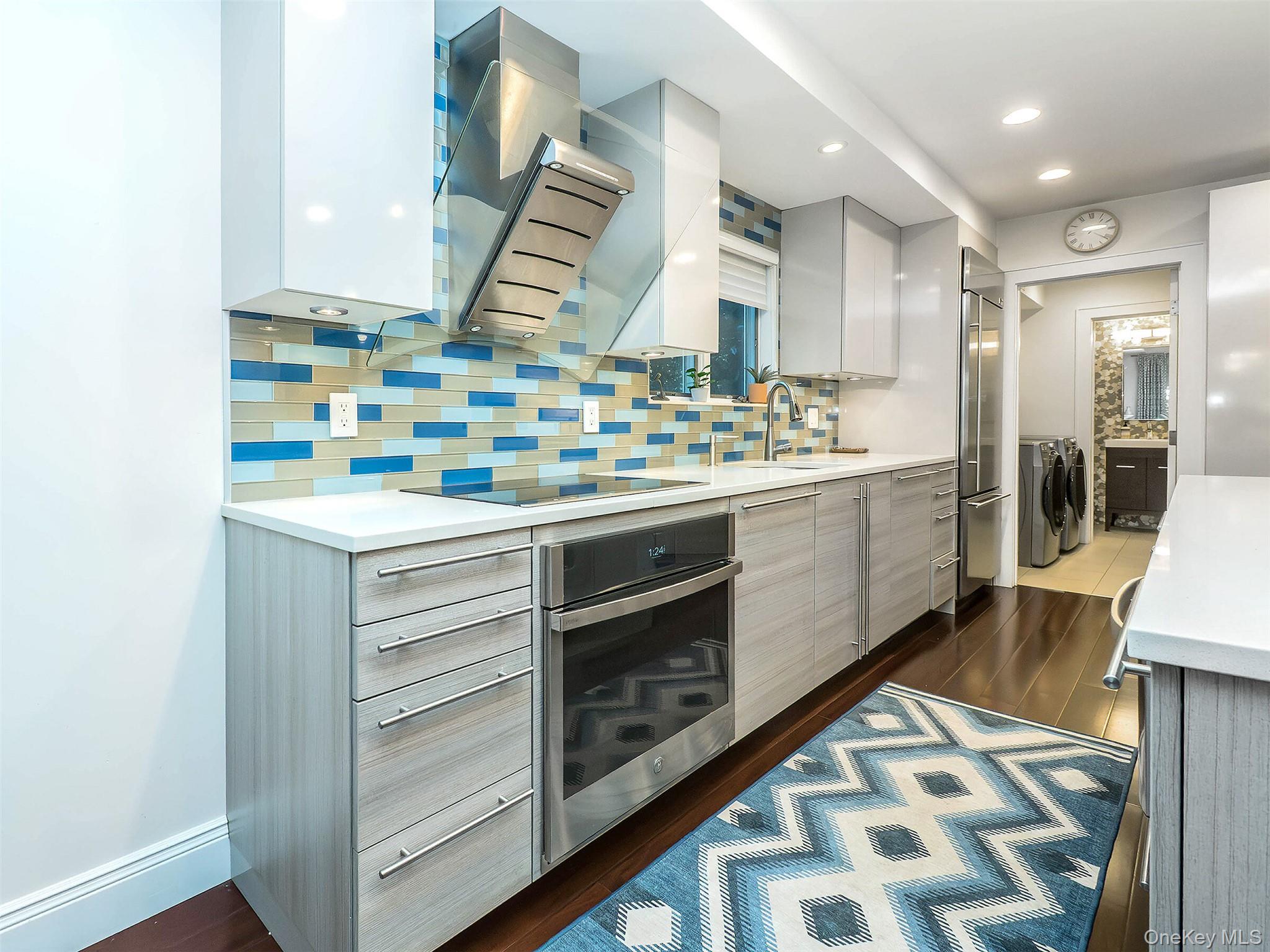 14 Combes Drive, Manhasset, NY 11030