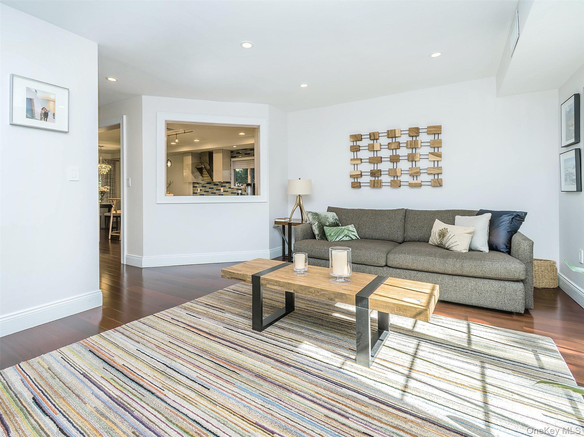 14 Combes Drive, Manhasset, NY 11030