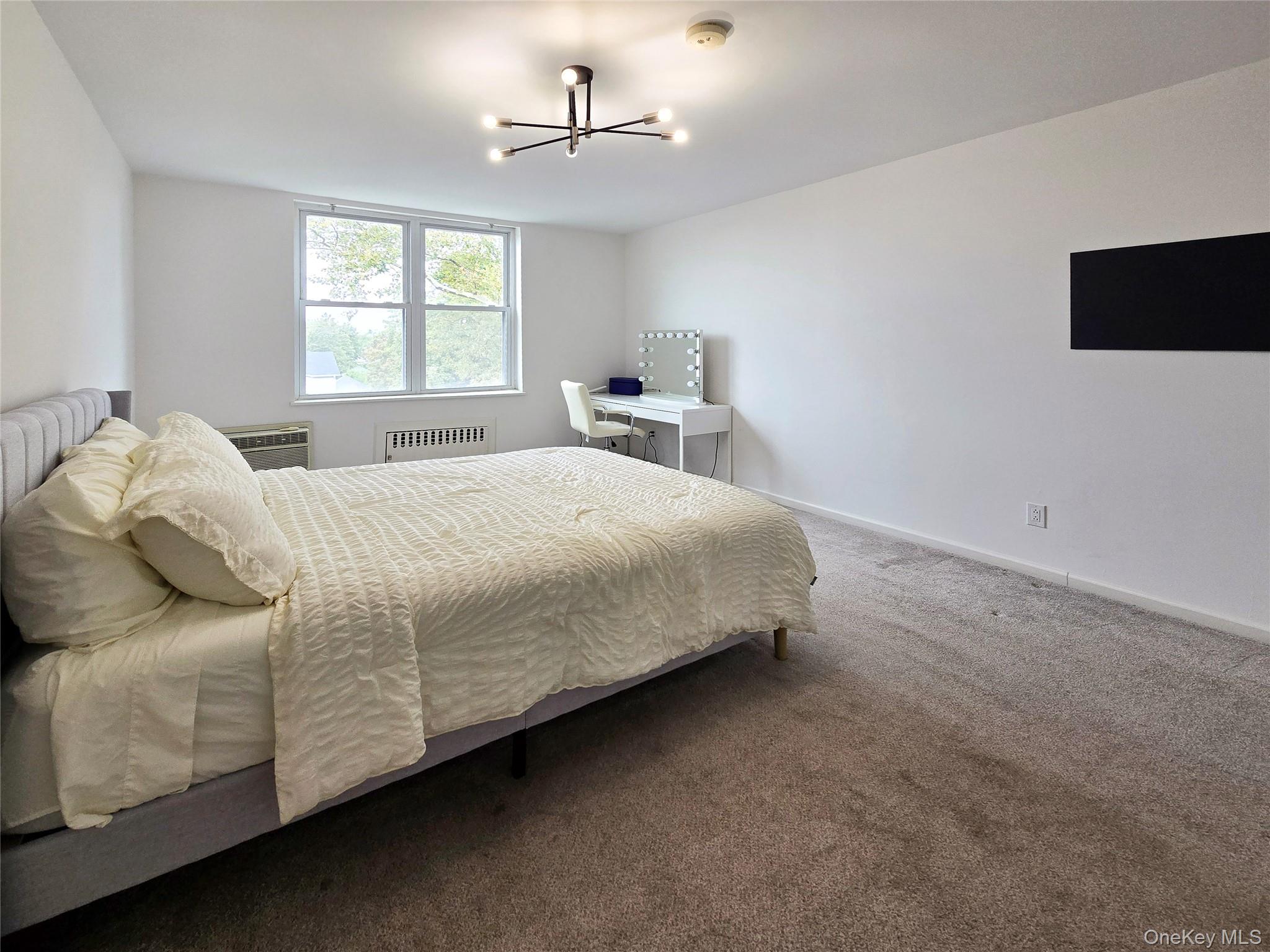 874 W Broadway # 3C, Woodmere, NY 11598