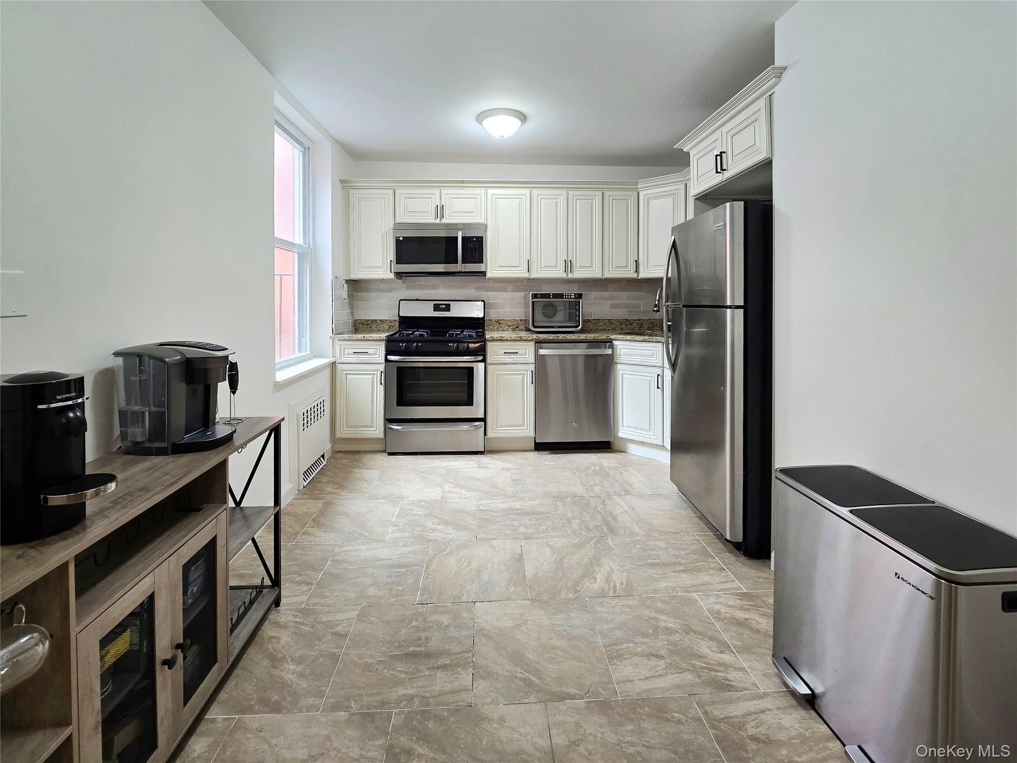 874 W Broadway # 3C, Woodmere, NY 11598