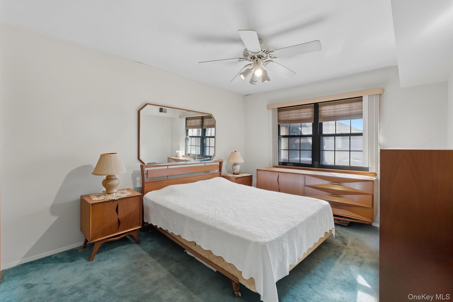 348 Mariners Way, Copiague, NY 11726