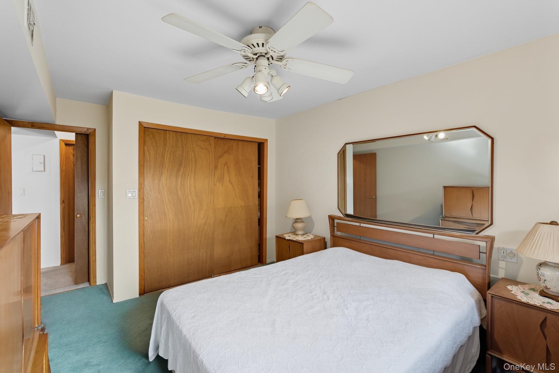 348 Mariners Way, Copiague, NY 11726