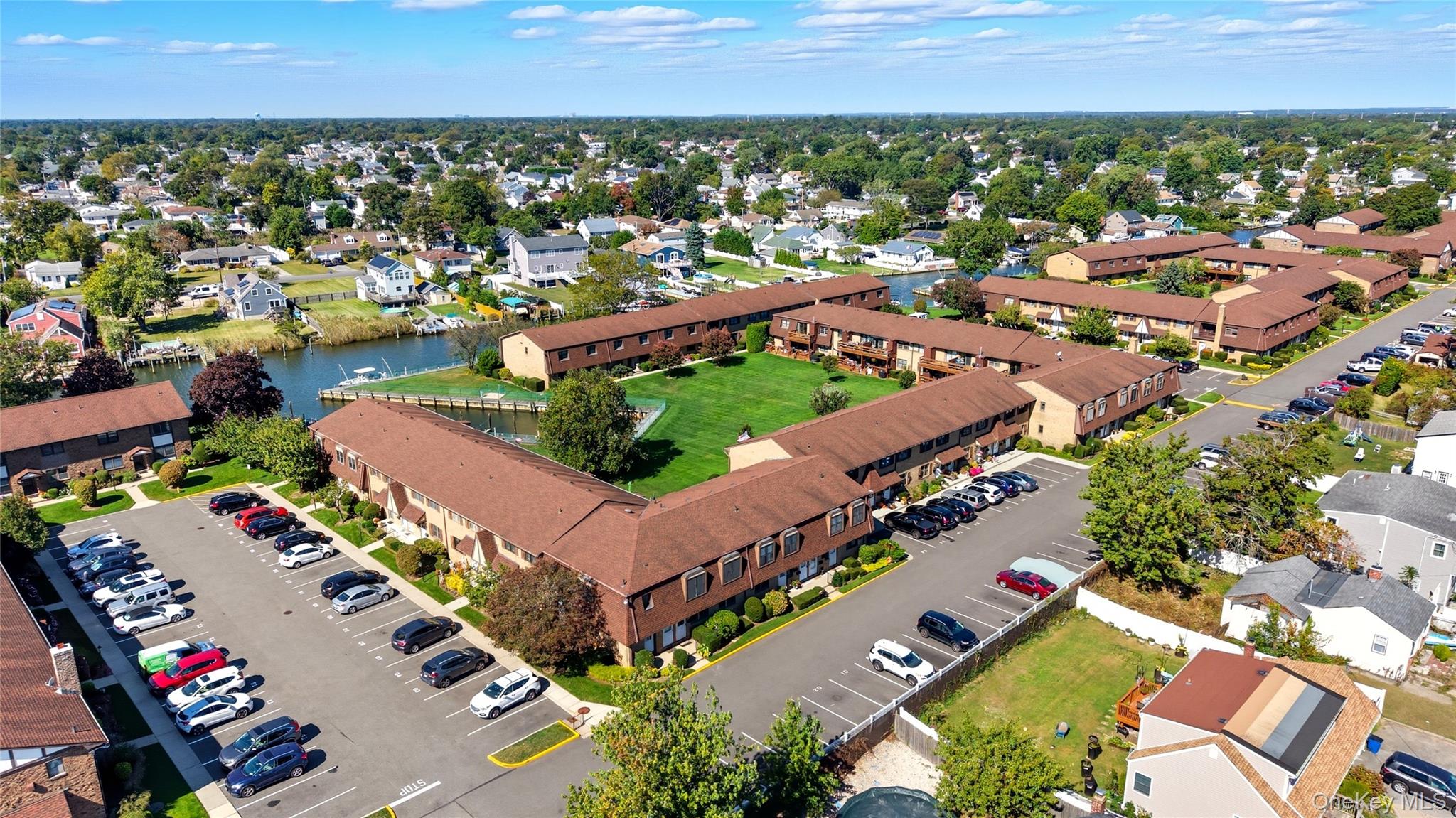 348 Mariners Way, Copiague, NY 11726