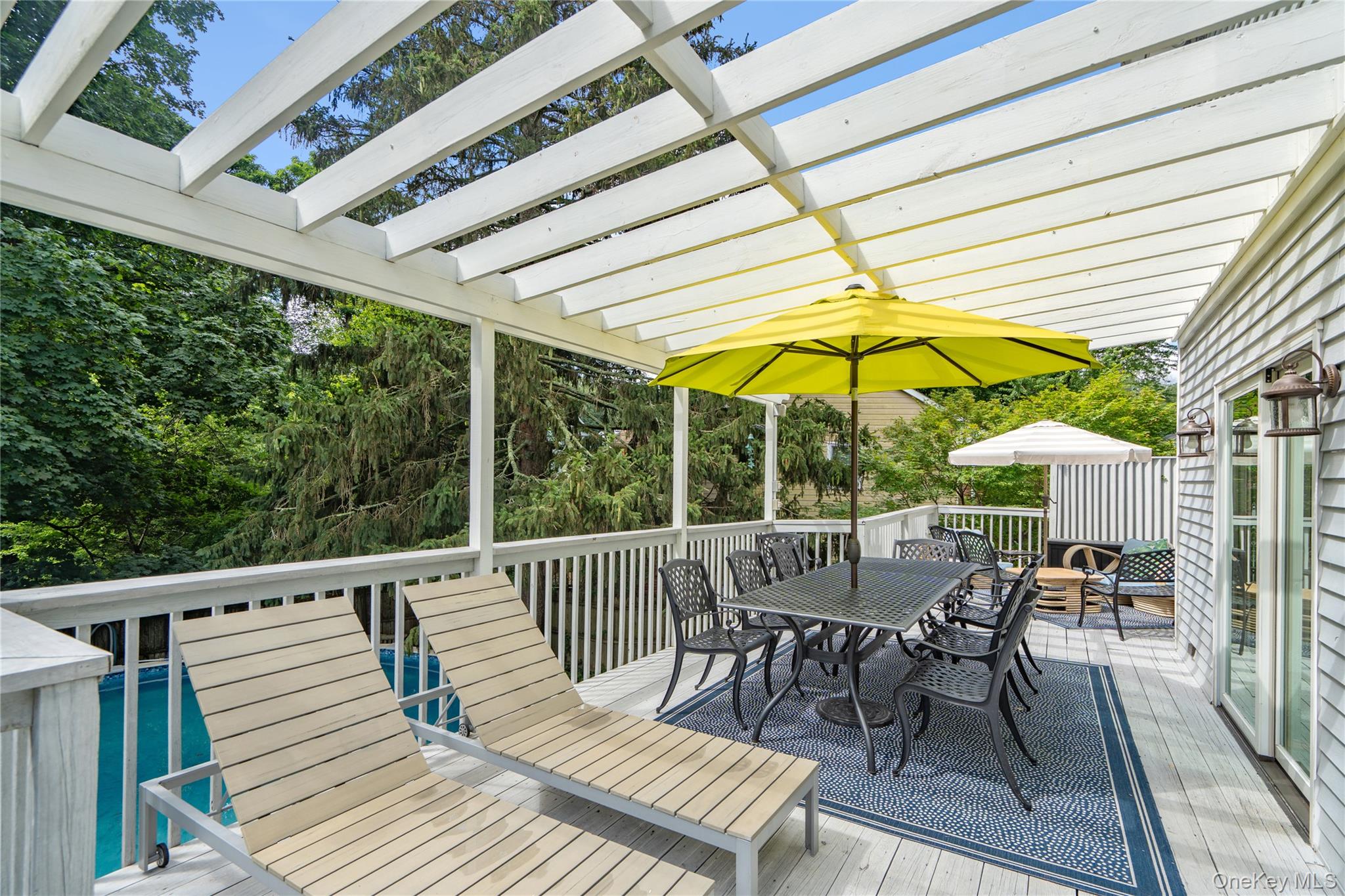 6 Cedar Avenue, Locust Valley, NY 11560