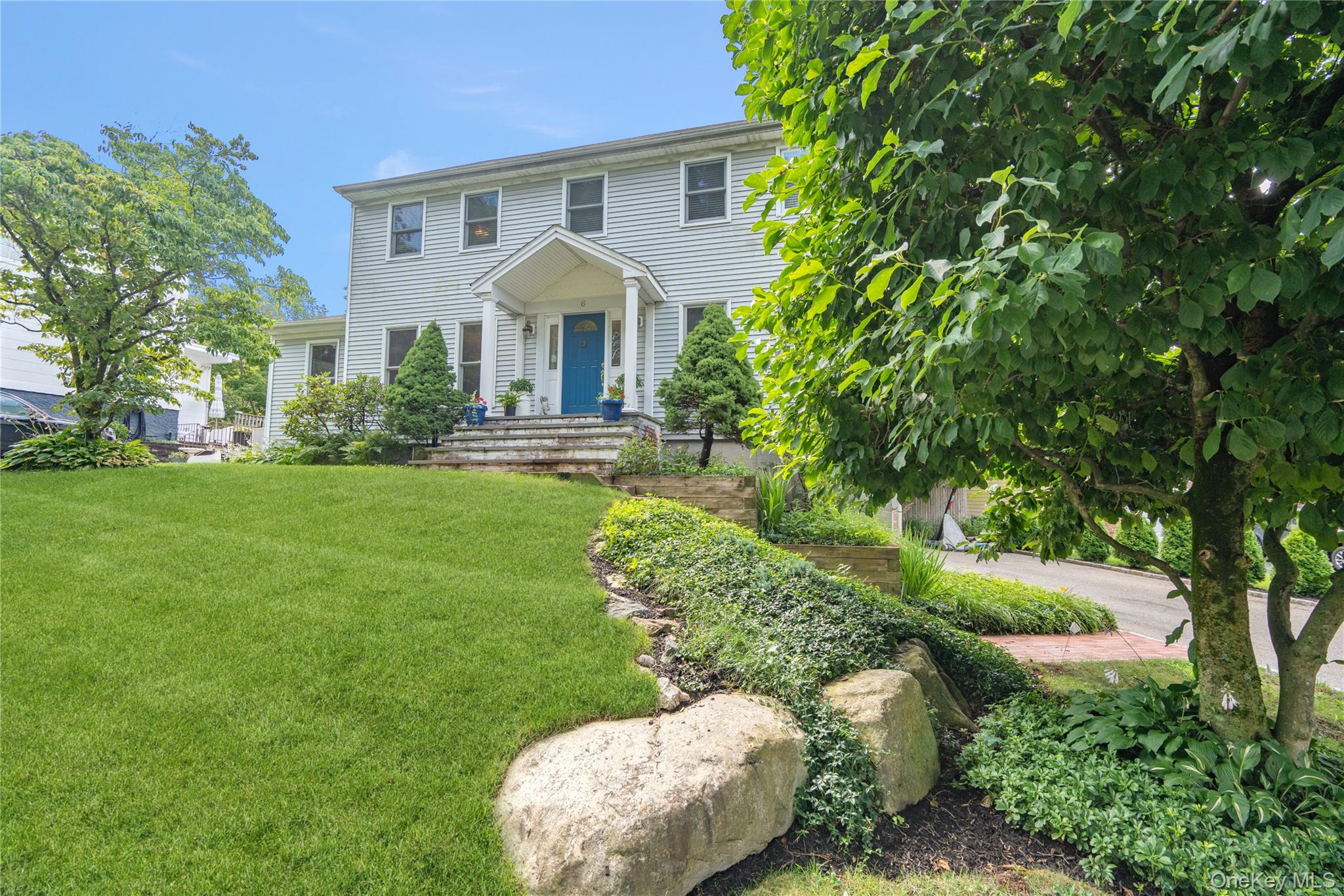 6 Cedar Avenue, Locust Valley, NY 11560