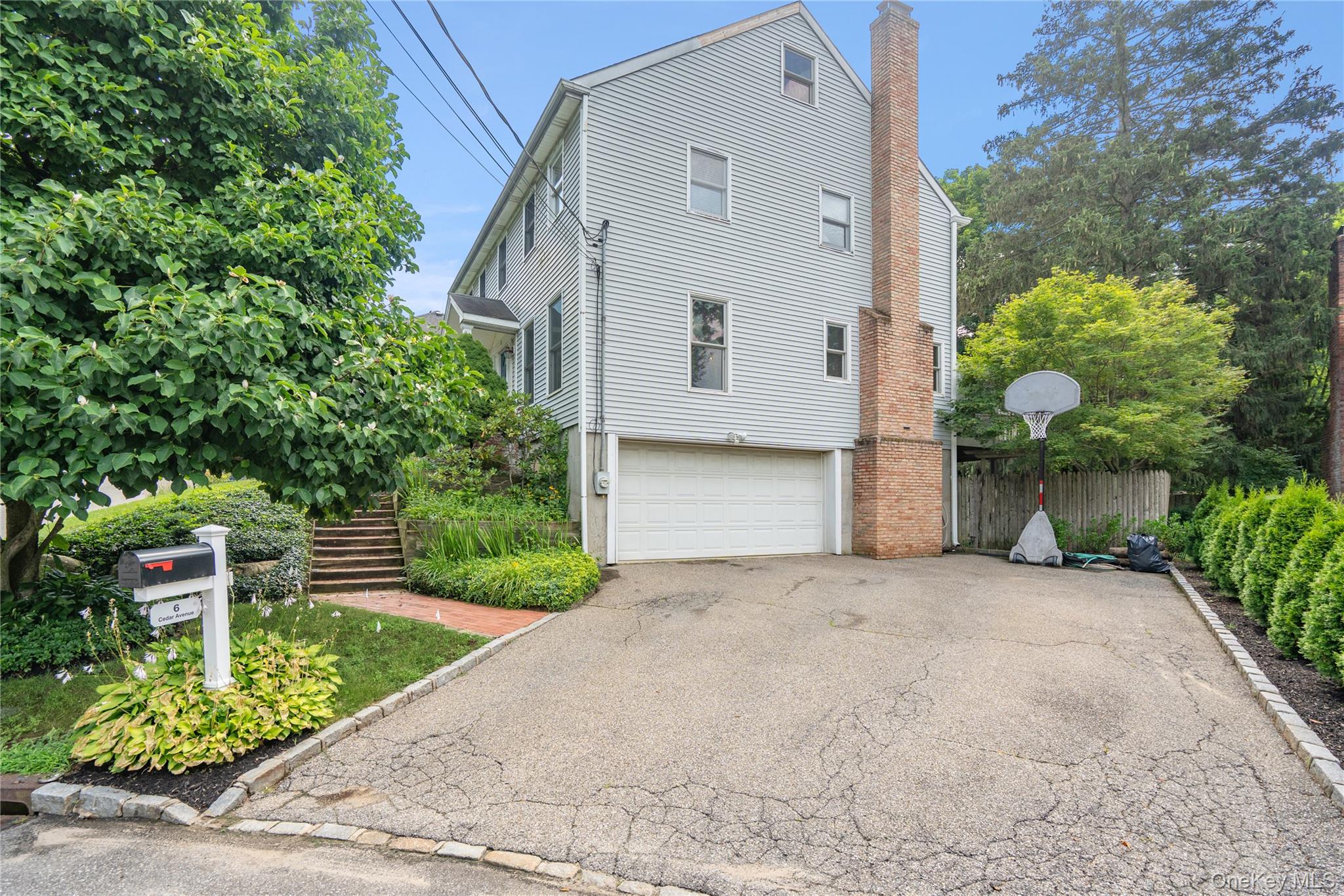 6 Cedar Avenue, Locust Valley, NY 11560