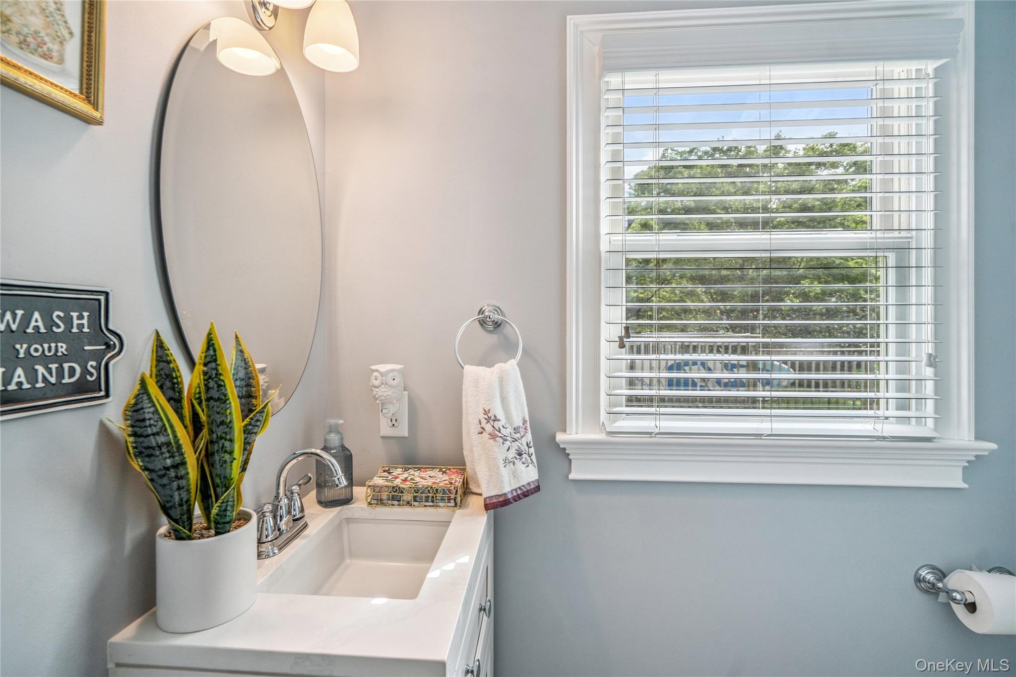 6 Cedar Avenue, Locust Valley, NY 11560