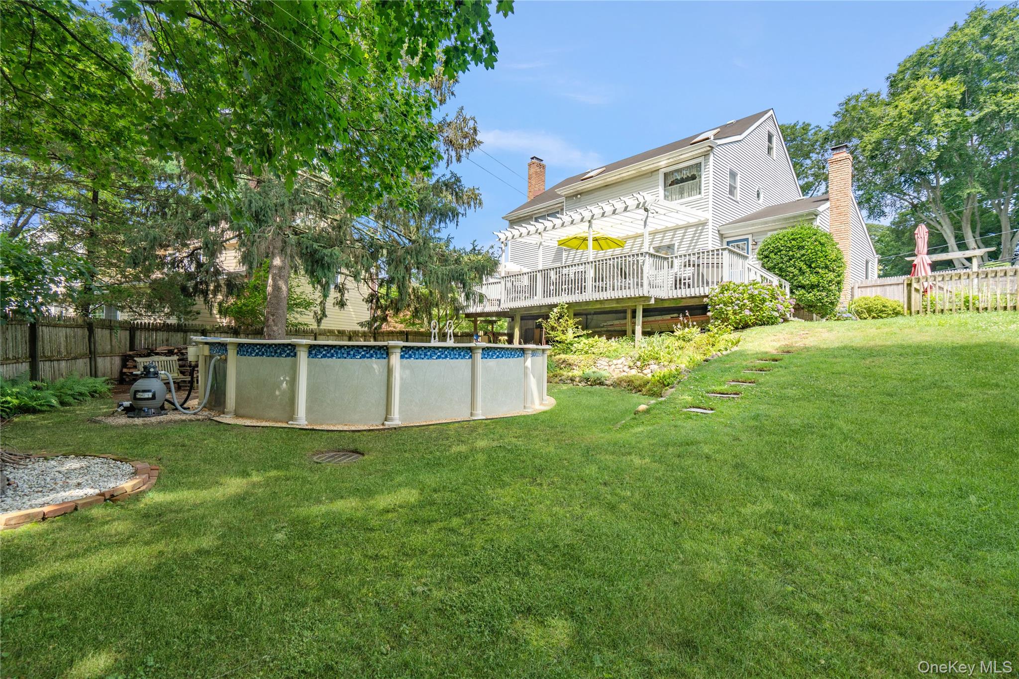 6 Cedar Avenue, Locust Valley, NY 11560