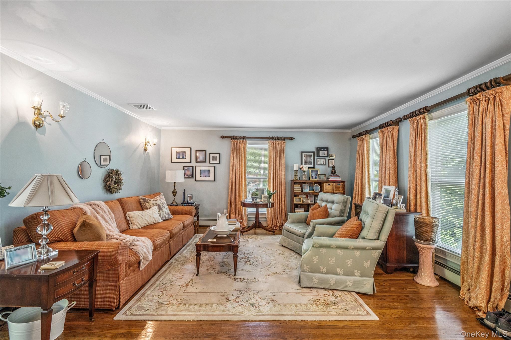 6 Cedar Avenue, Locust Valley, NY 11560